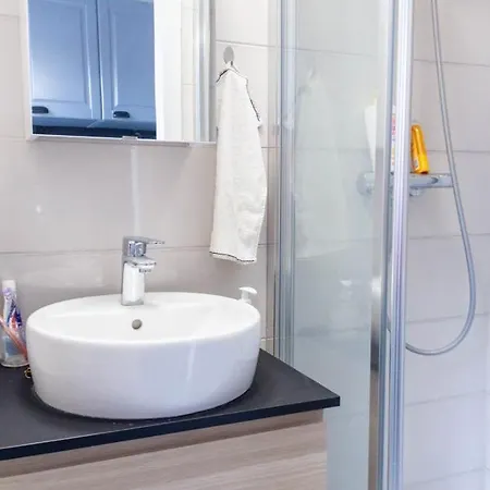 Charming Near Republique Apartament *